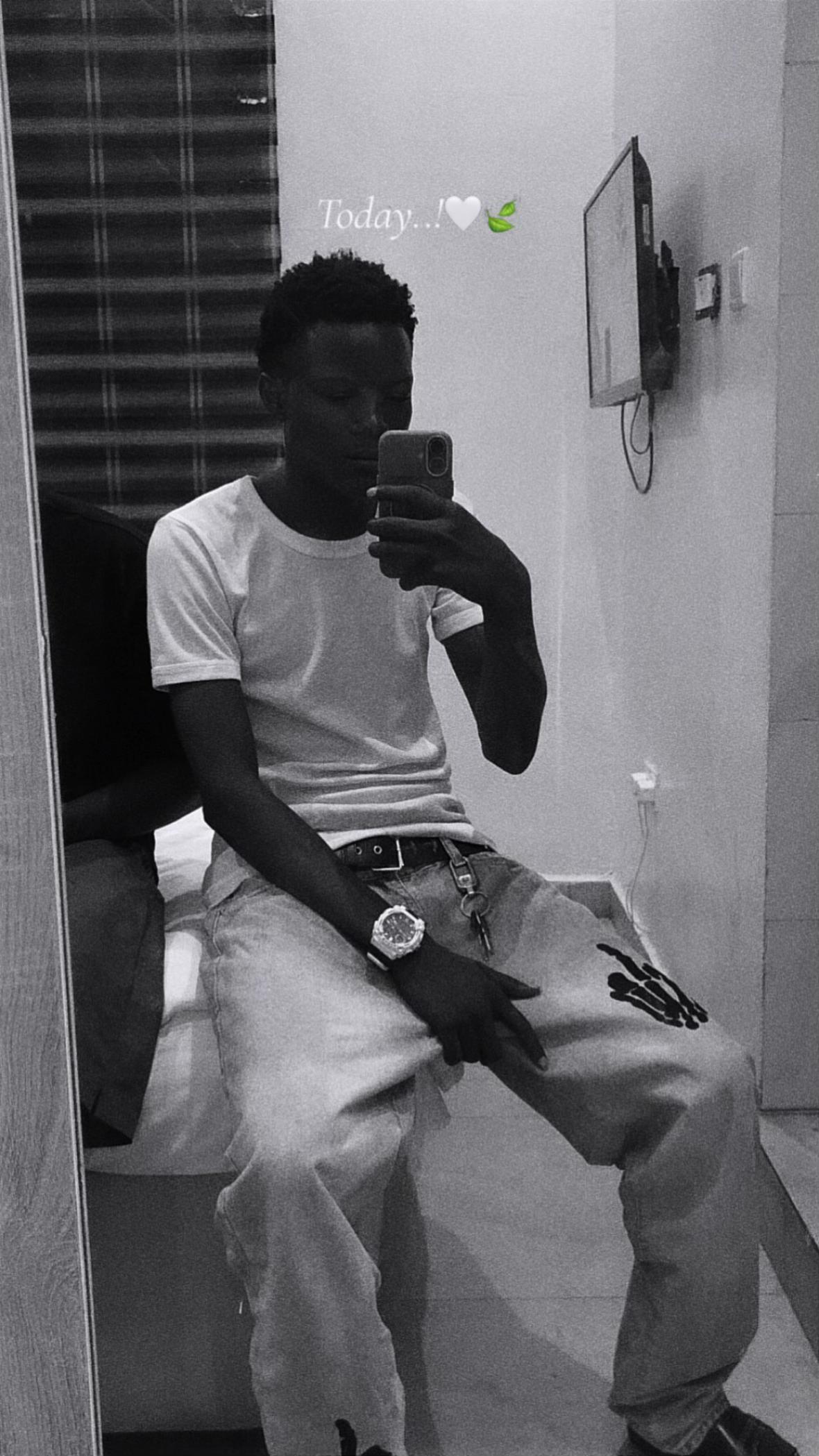 @AYINDE💐💳