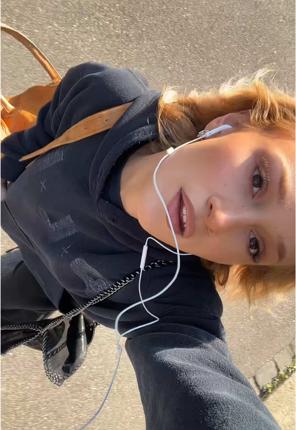 @soluneIaurent