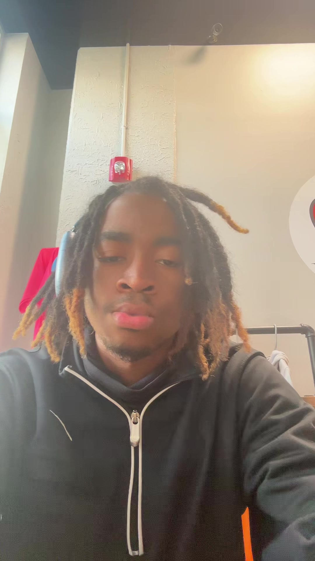 @Zy
