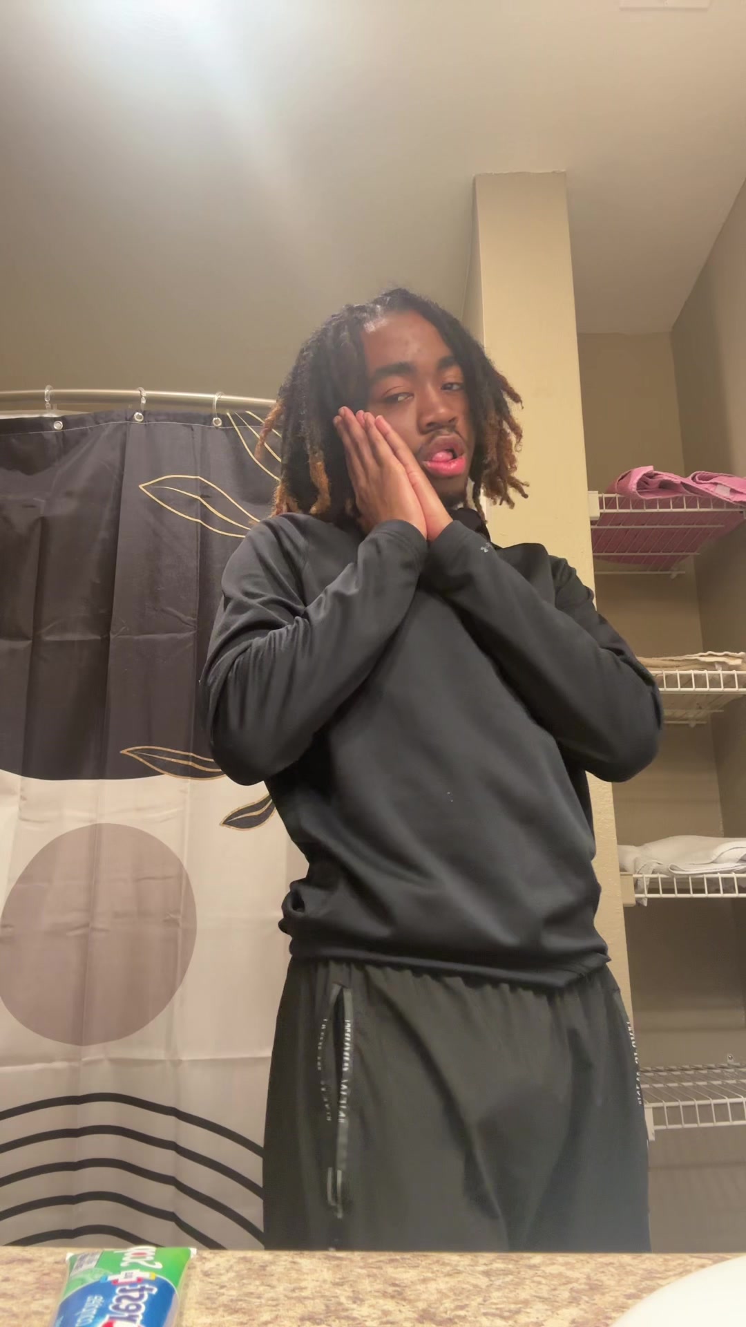 @Zy