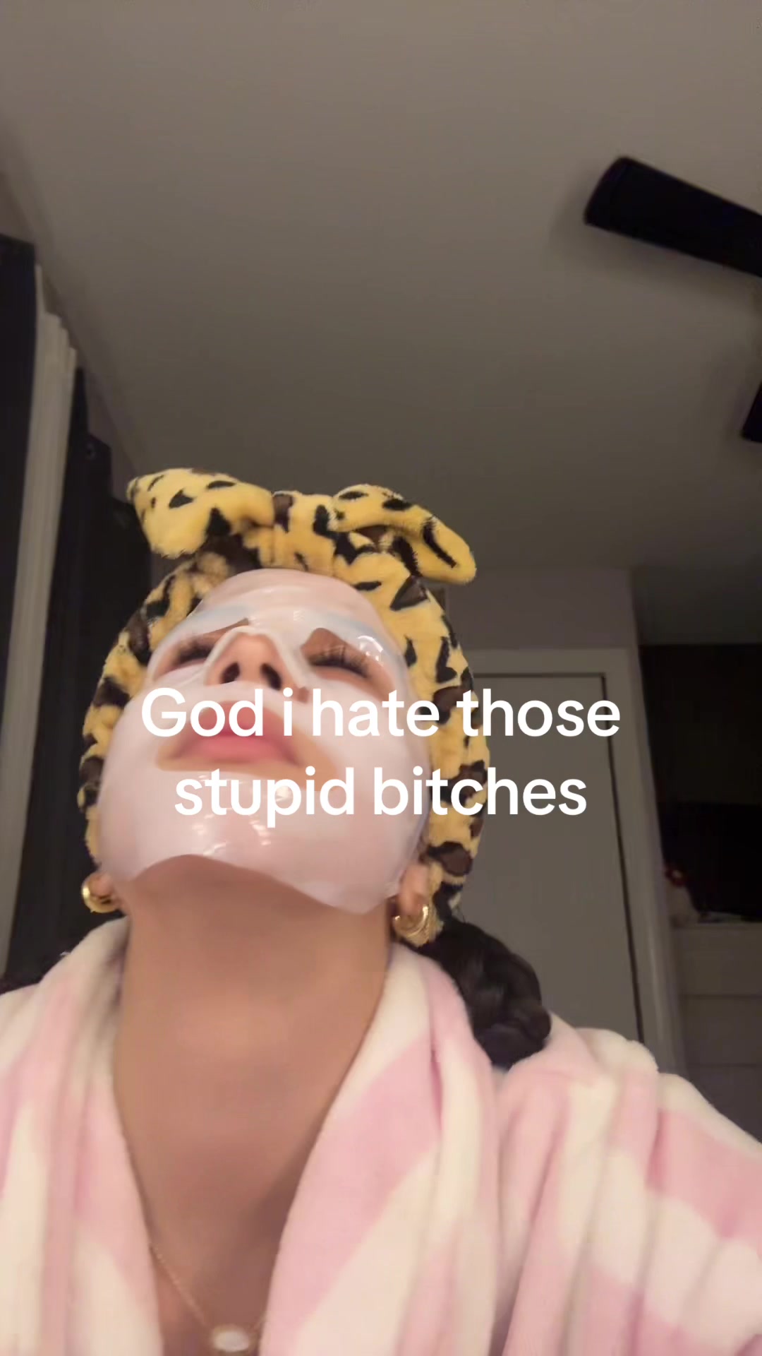 @???