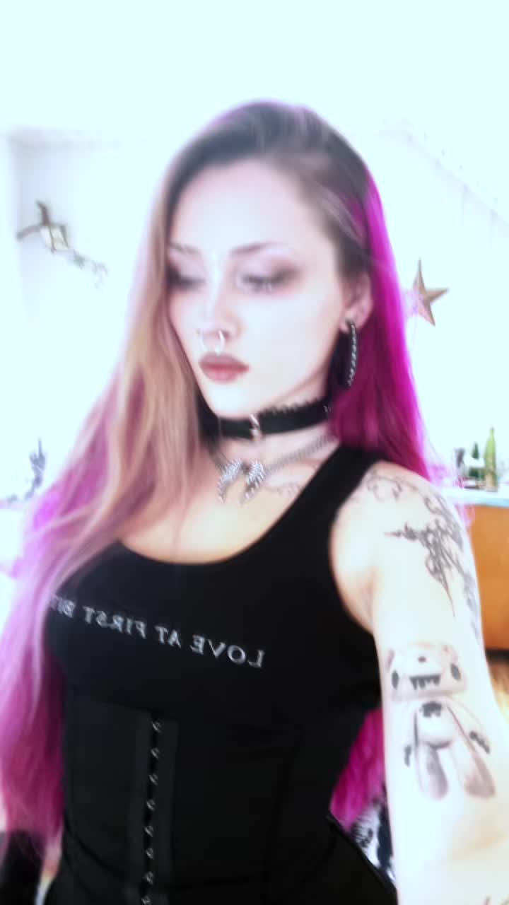 @♱