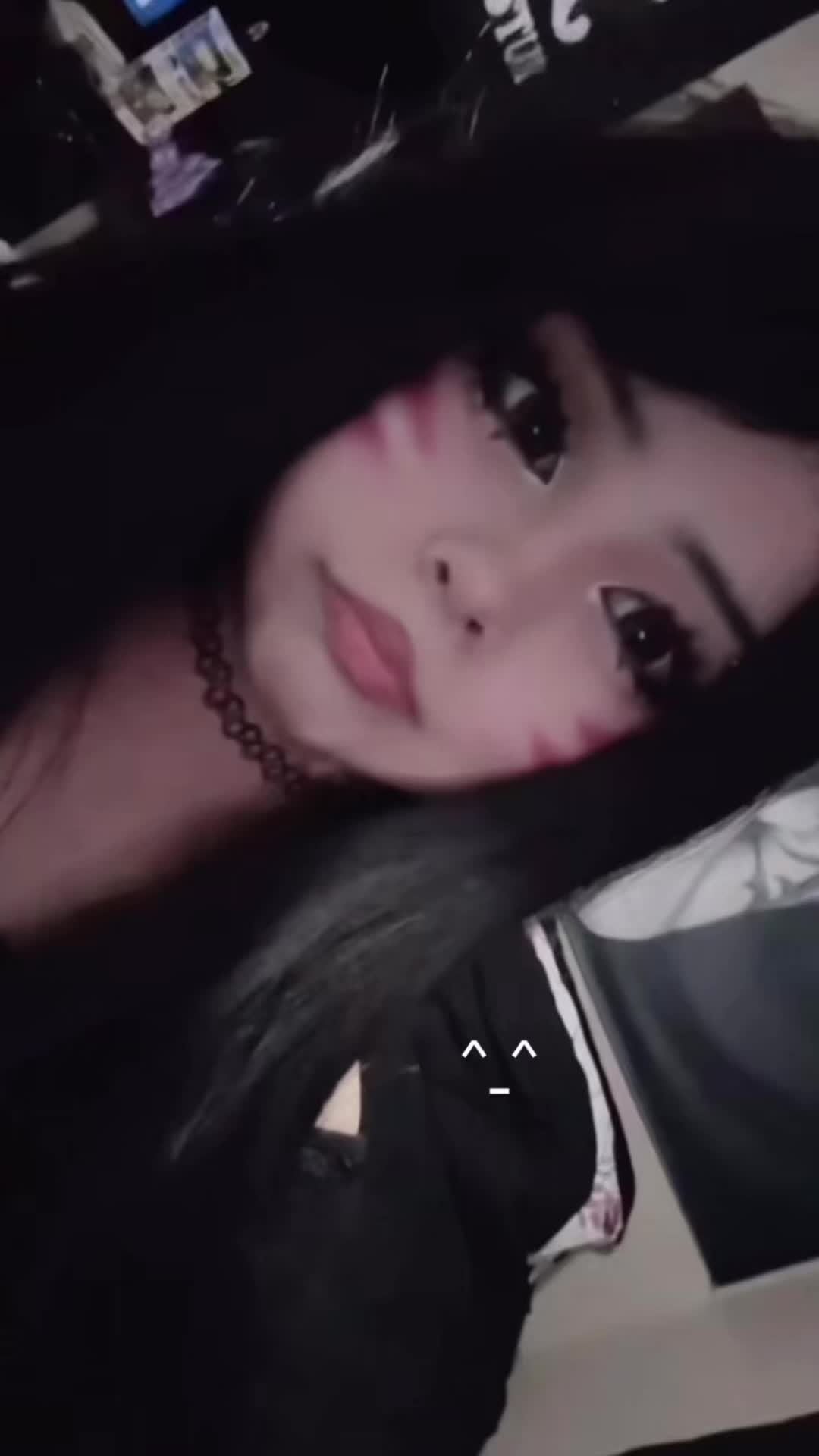 @nicole