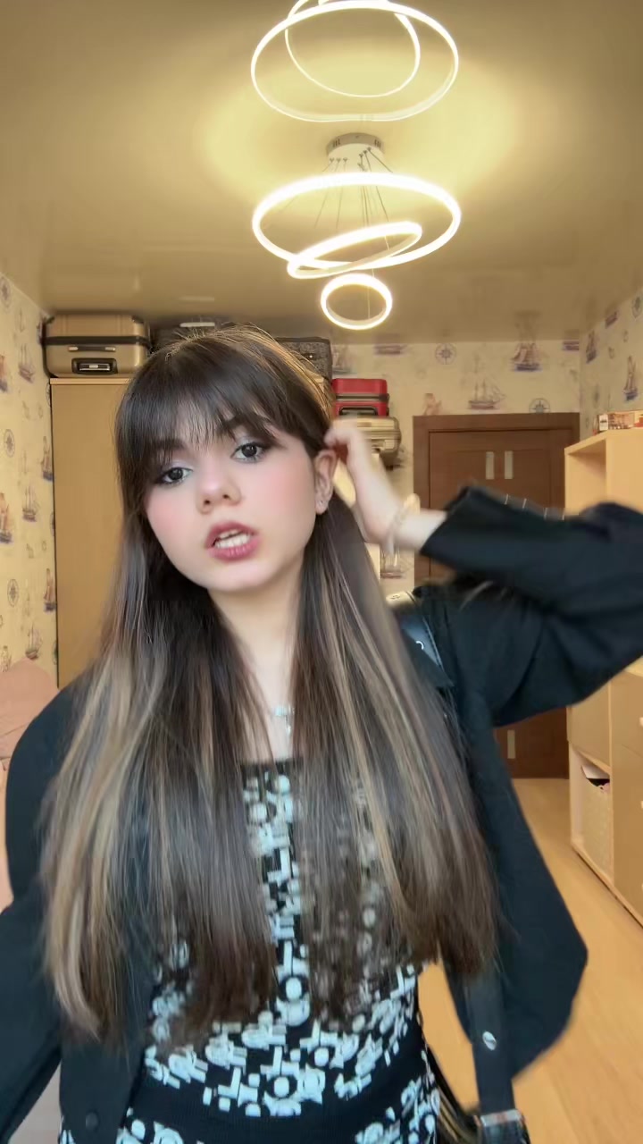 @Lucy_Lee