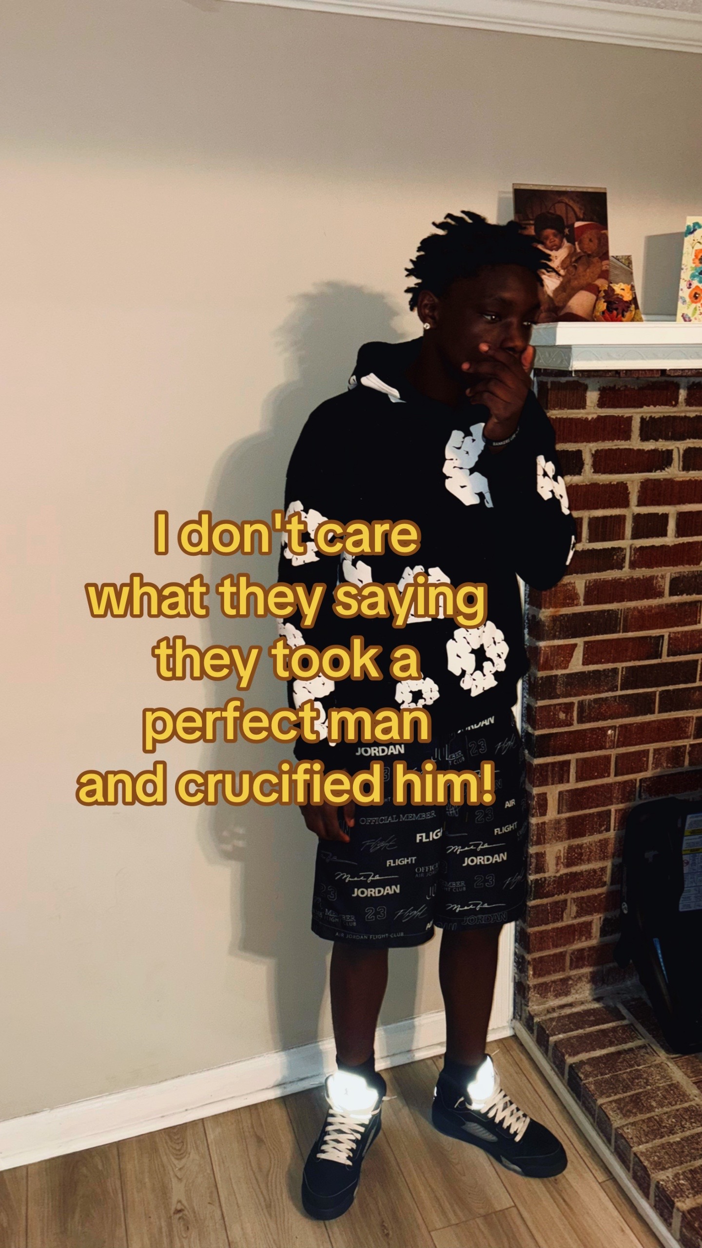 @⃟