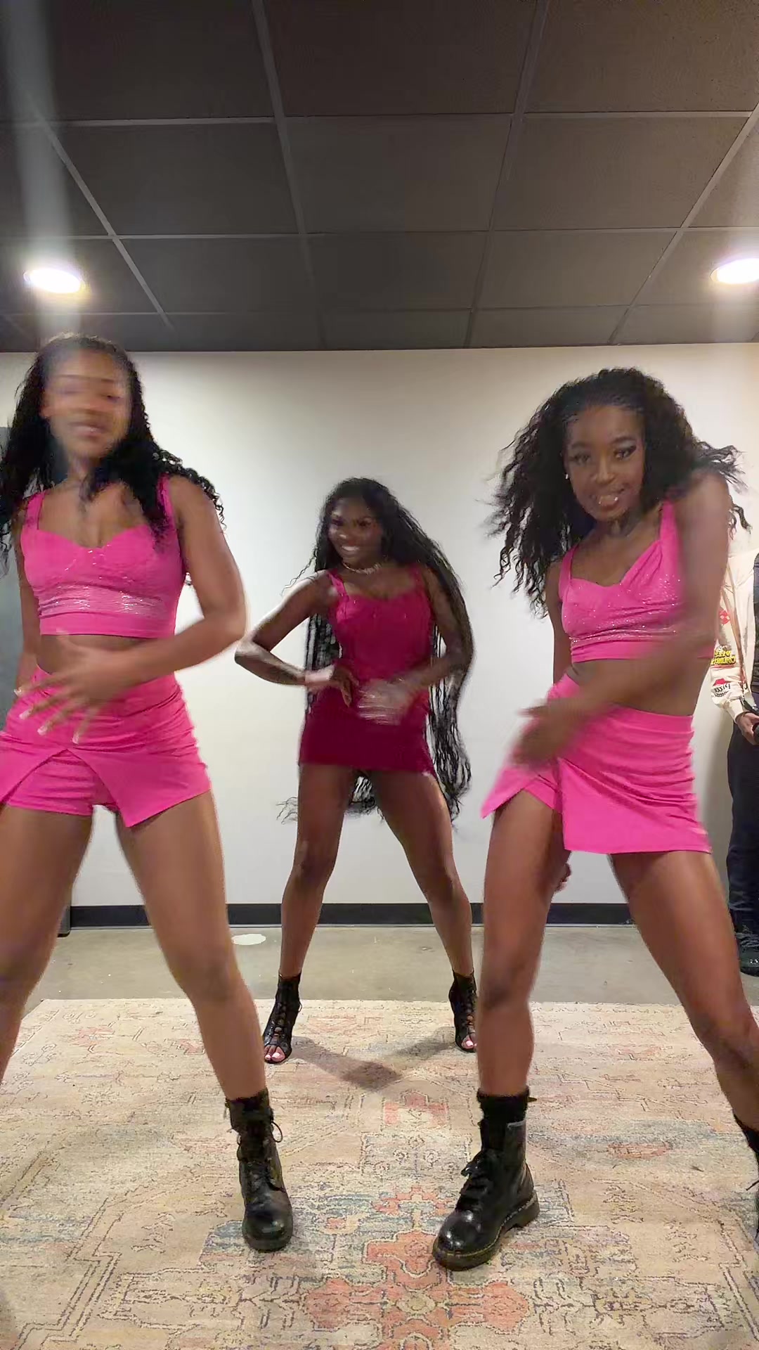 @Bri3