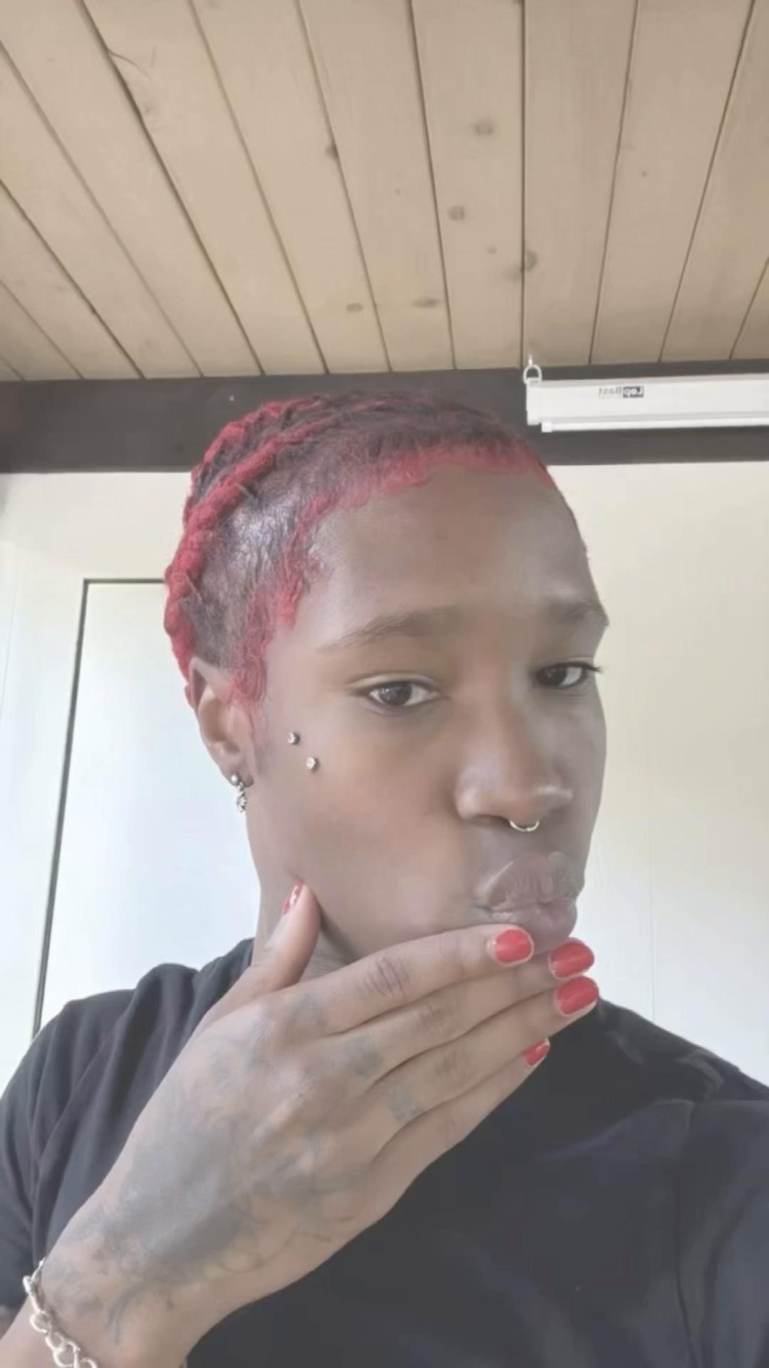 @️