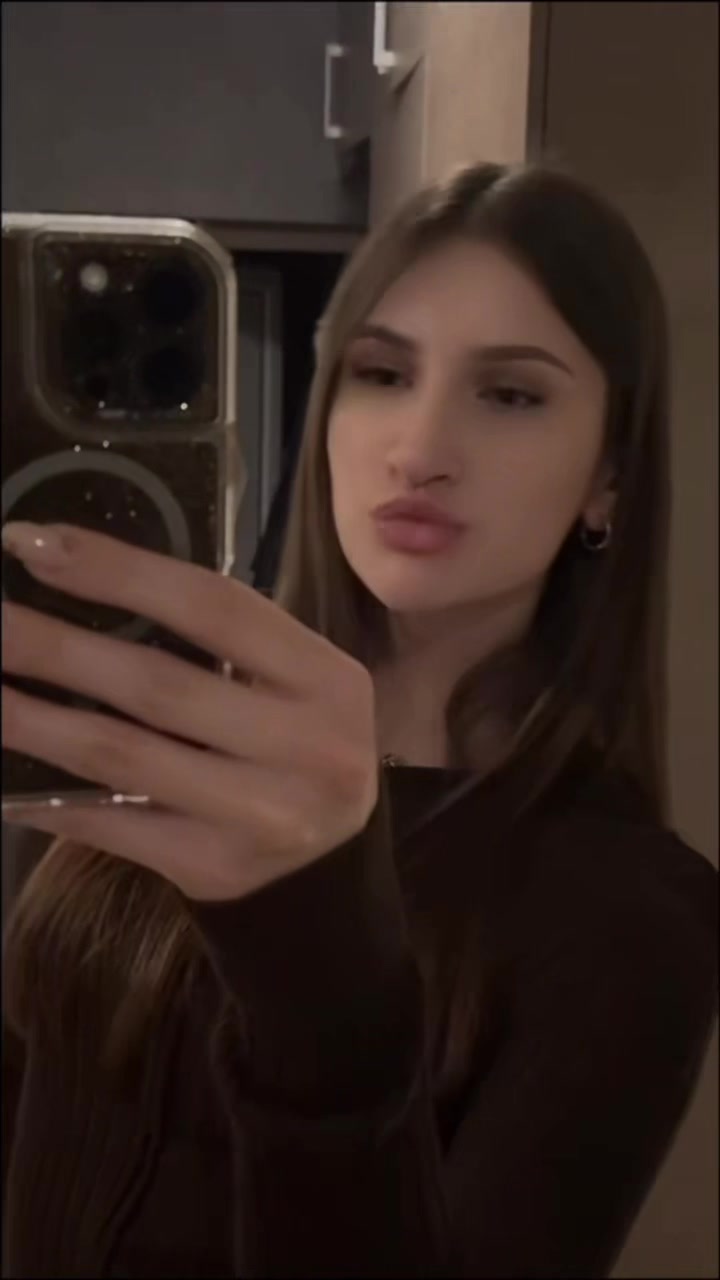 @𝐸𝒮