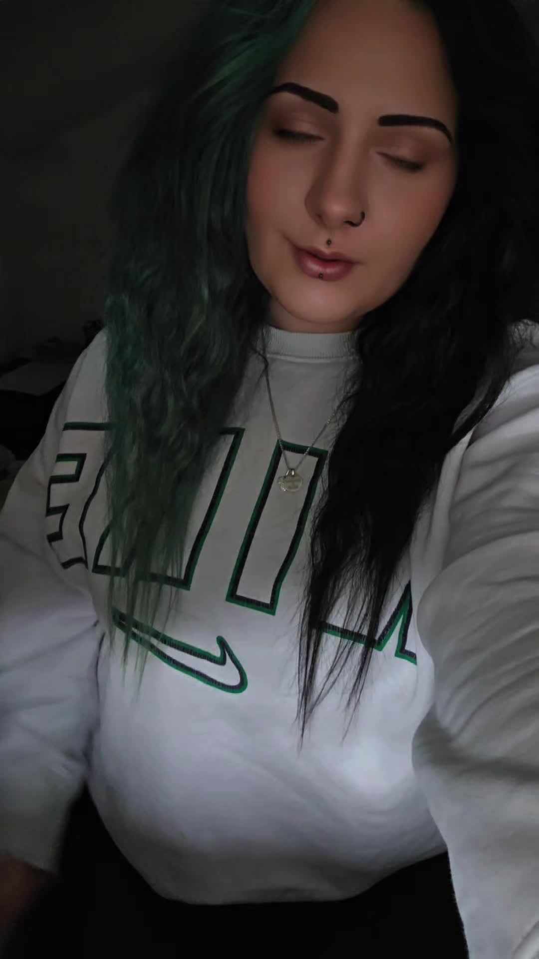 @ThisIsRaveriN