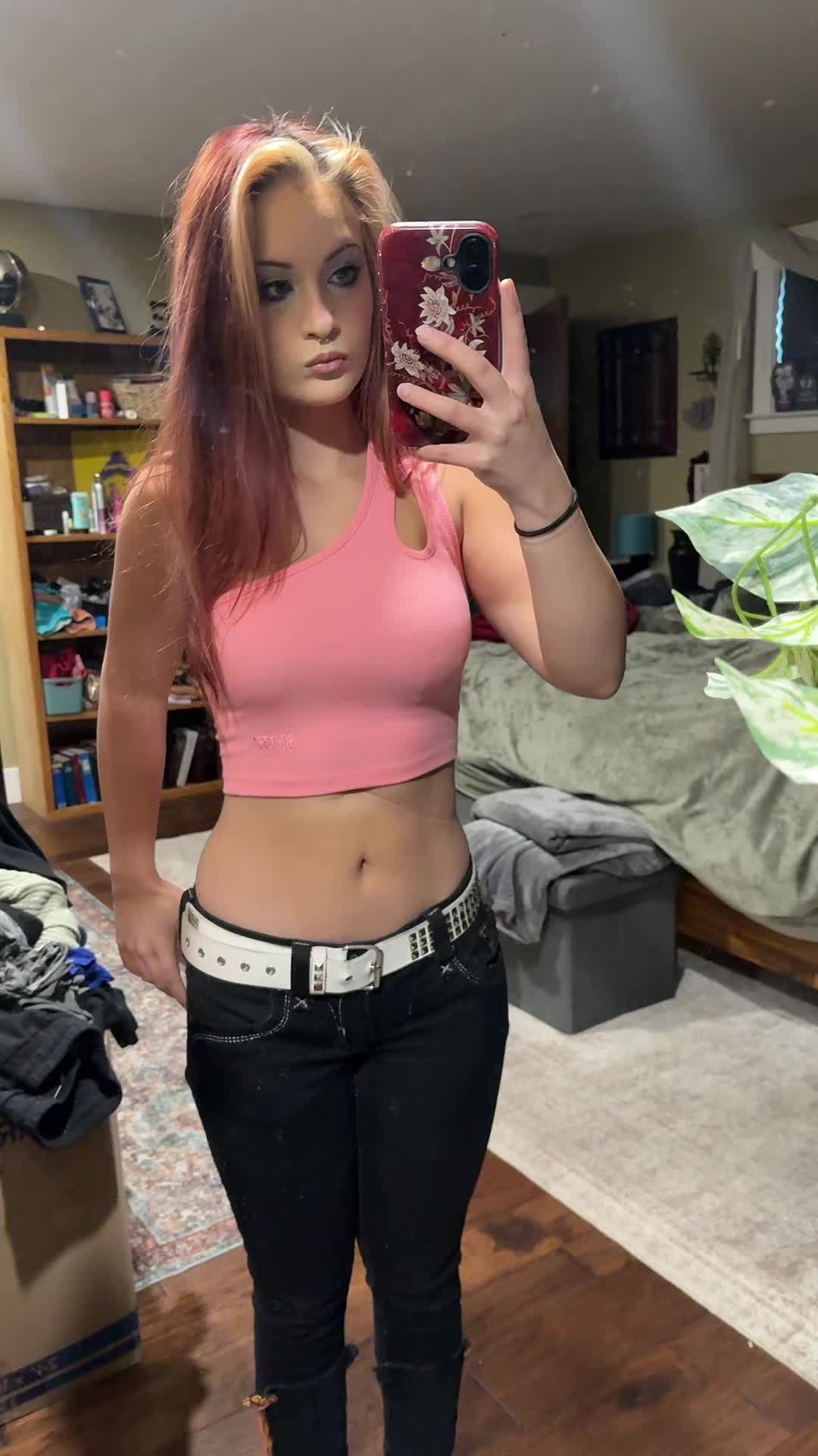 @𝖅𝖔𝖊𝖞 𝕾 🧟&zwj;♀️
