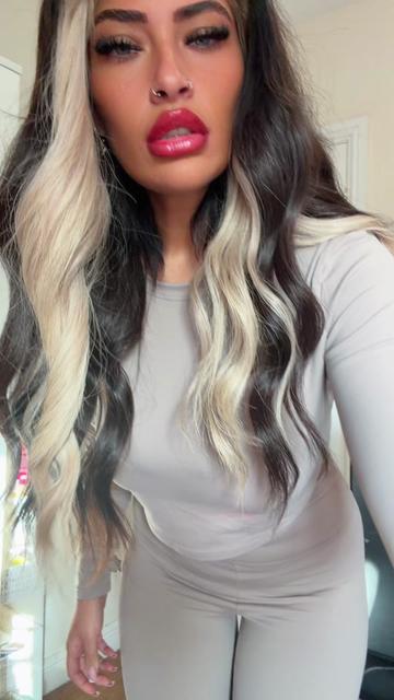 @Shannonpaige🍒🧿