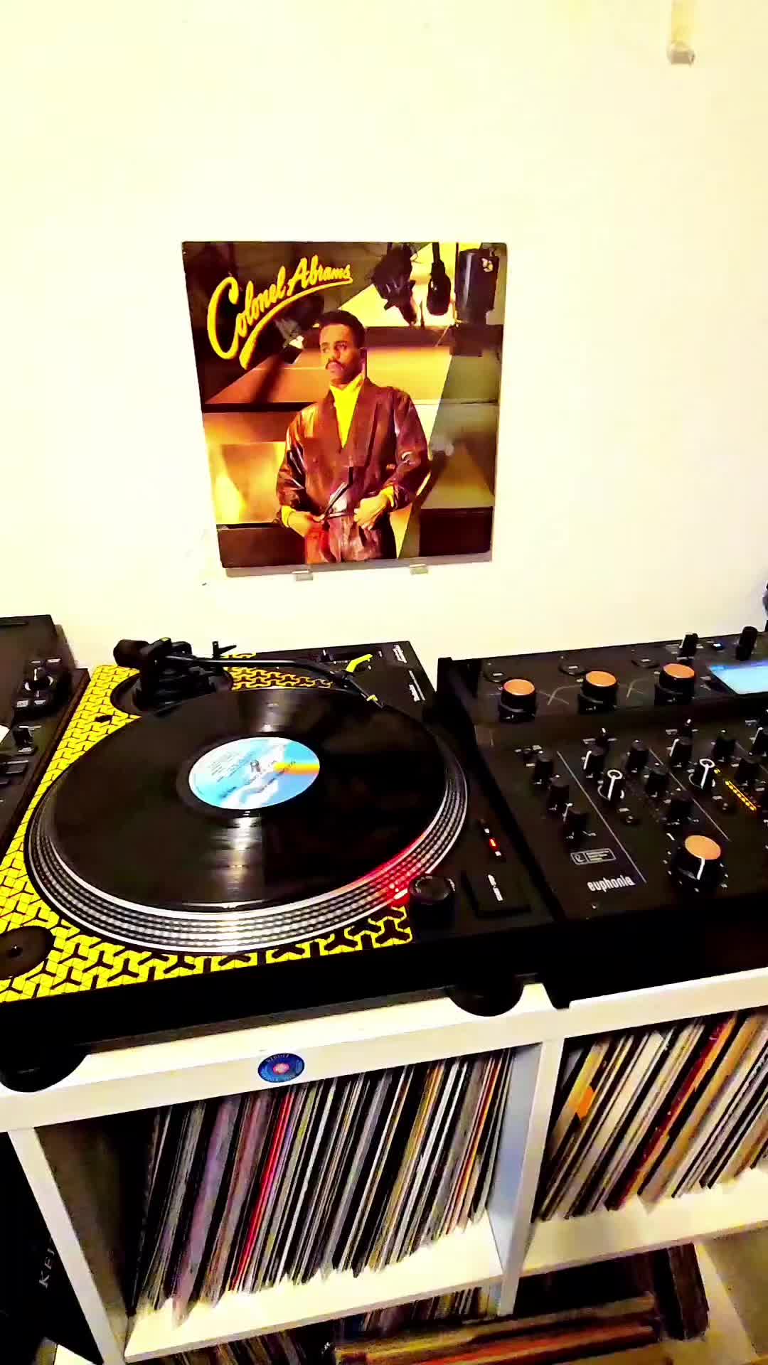 @vinyl-lover