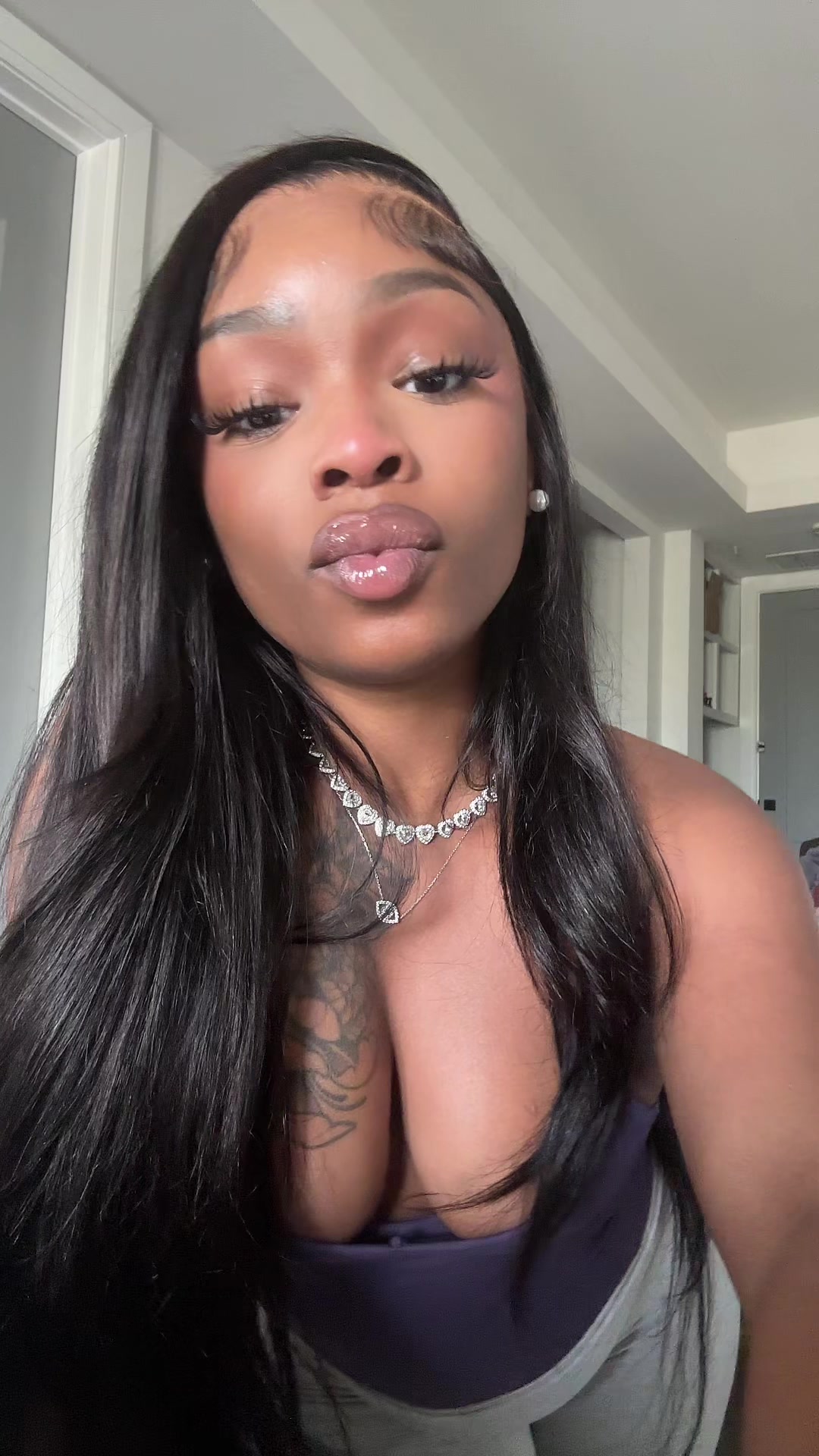 @nia