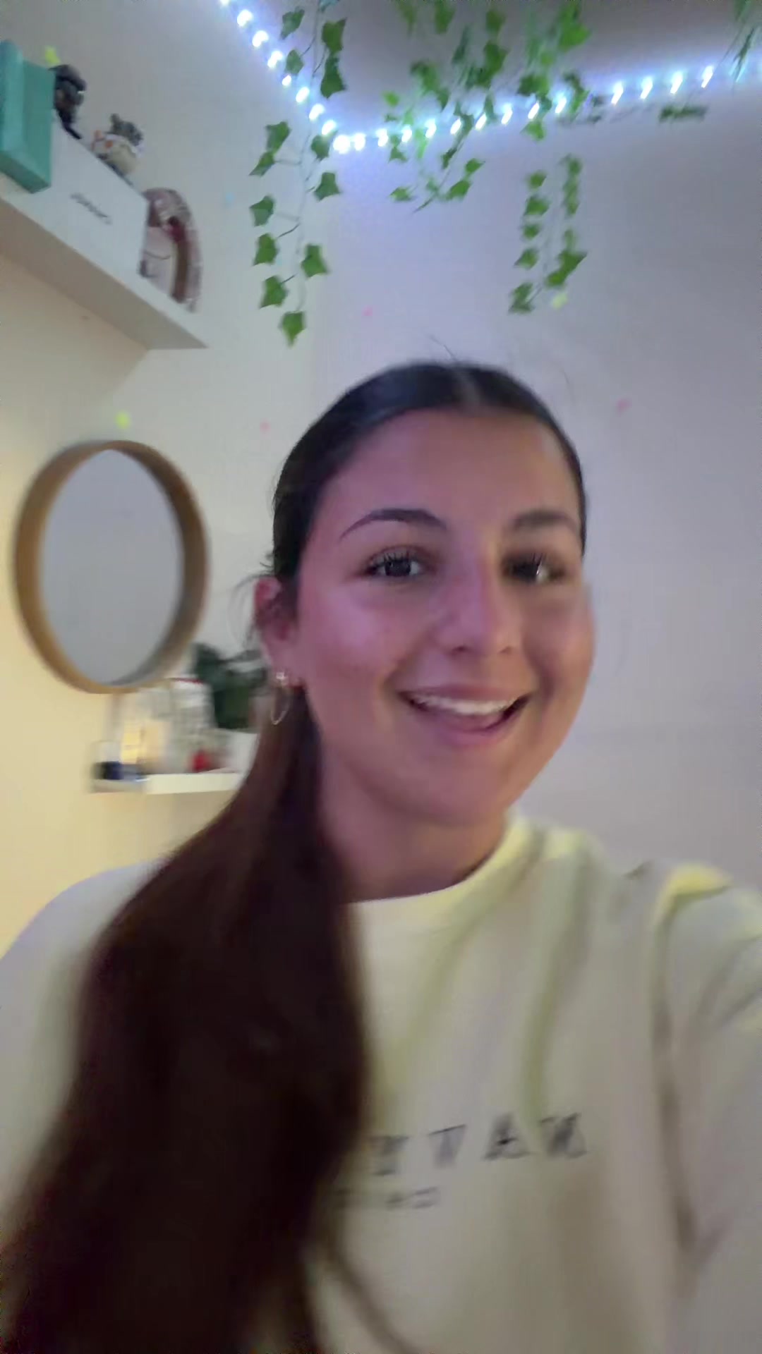@M I N A 🪩🤸♀️🤍