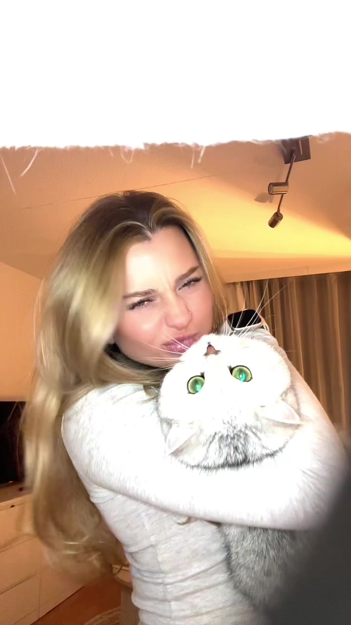 @itslauuu