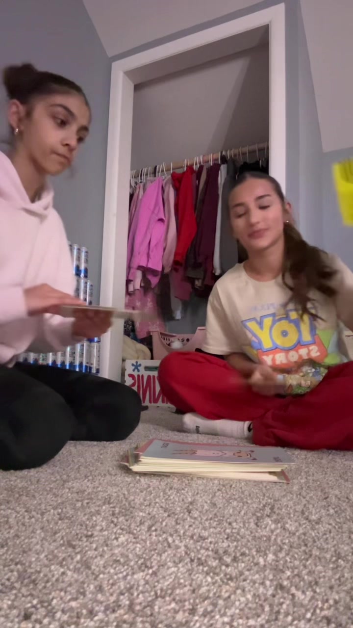 @yasmine&rsquo;s vlogs