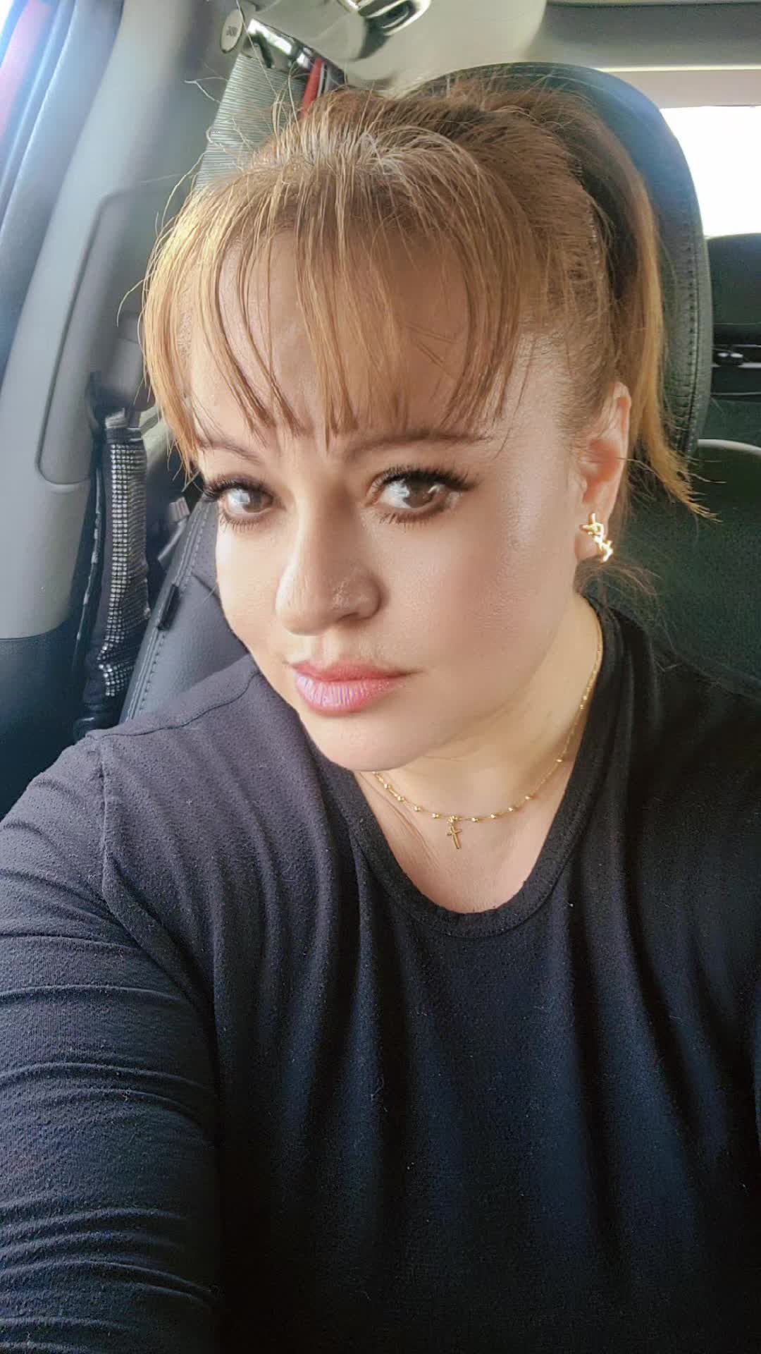@WhitePink21