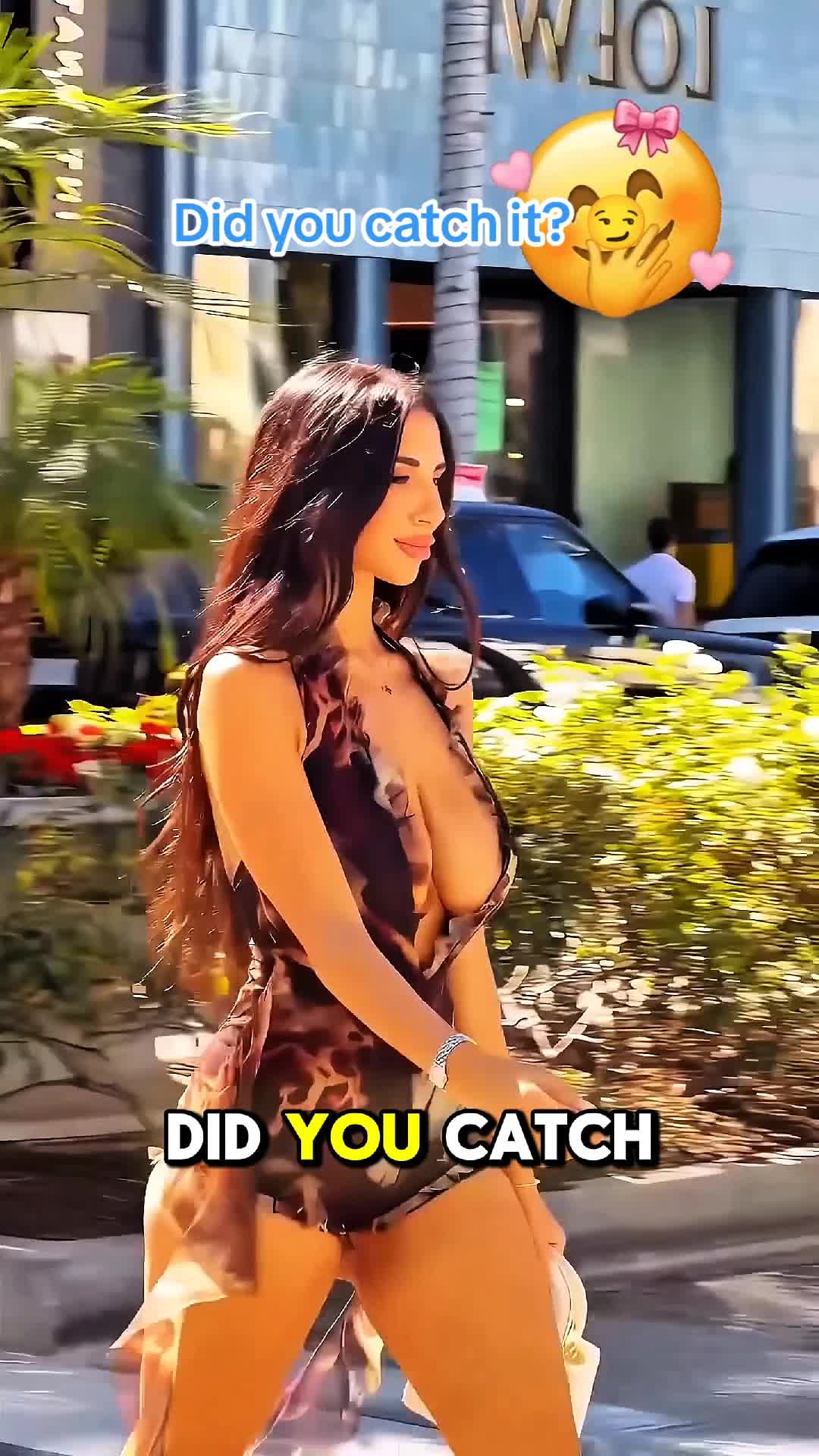 @Candid Looks