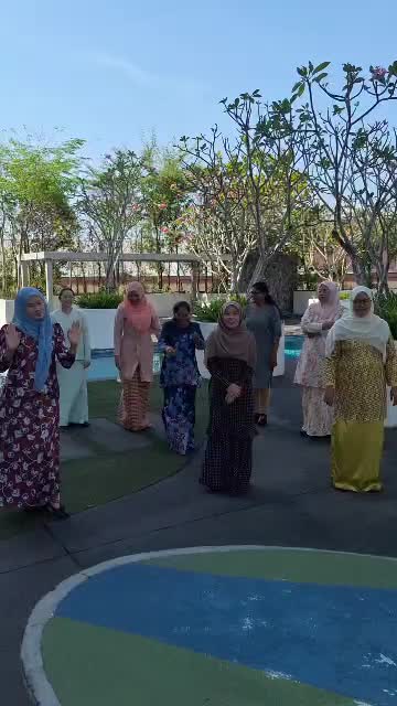 @DewiOyie
