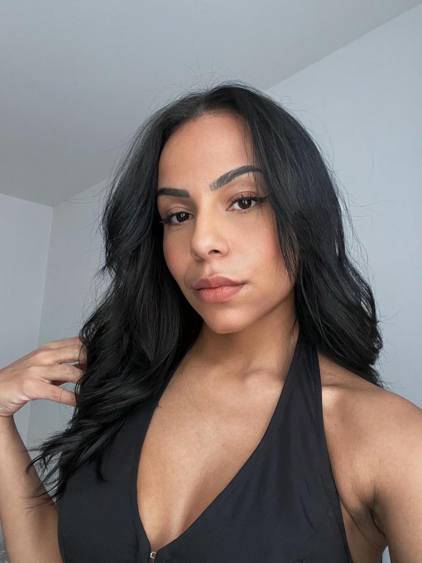 @shaniastrb