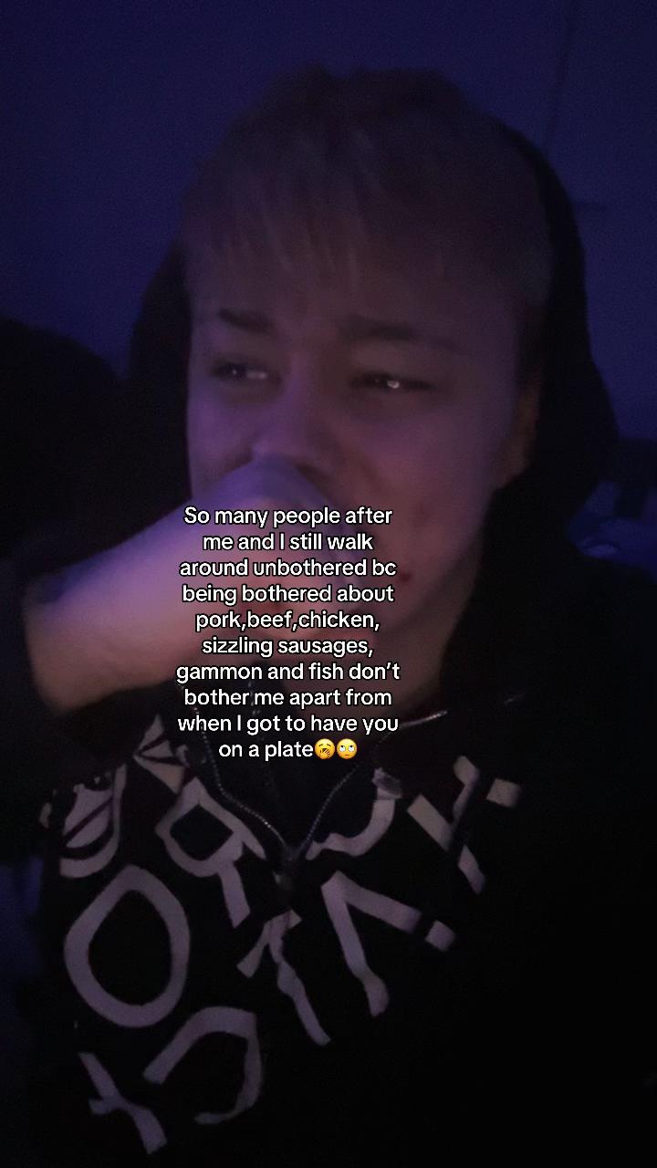 @Phoebegetsturnedonbytouchednos