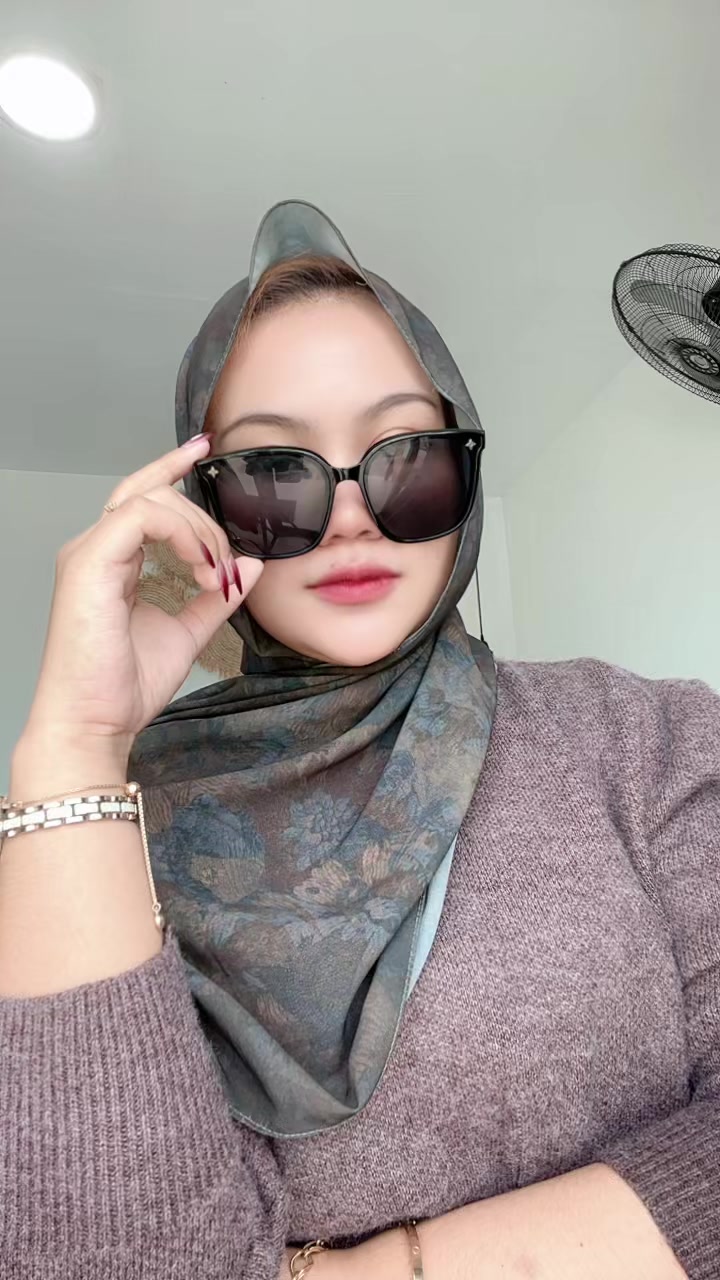 @Ana