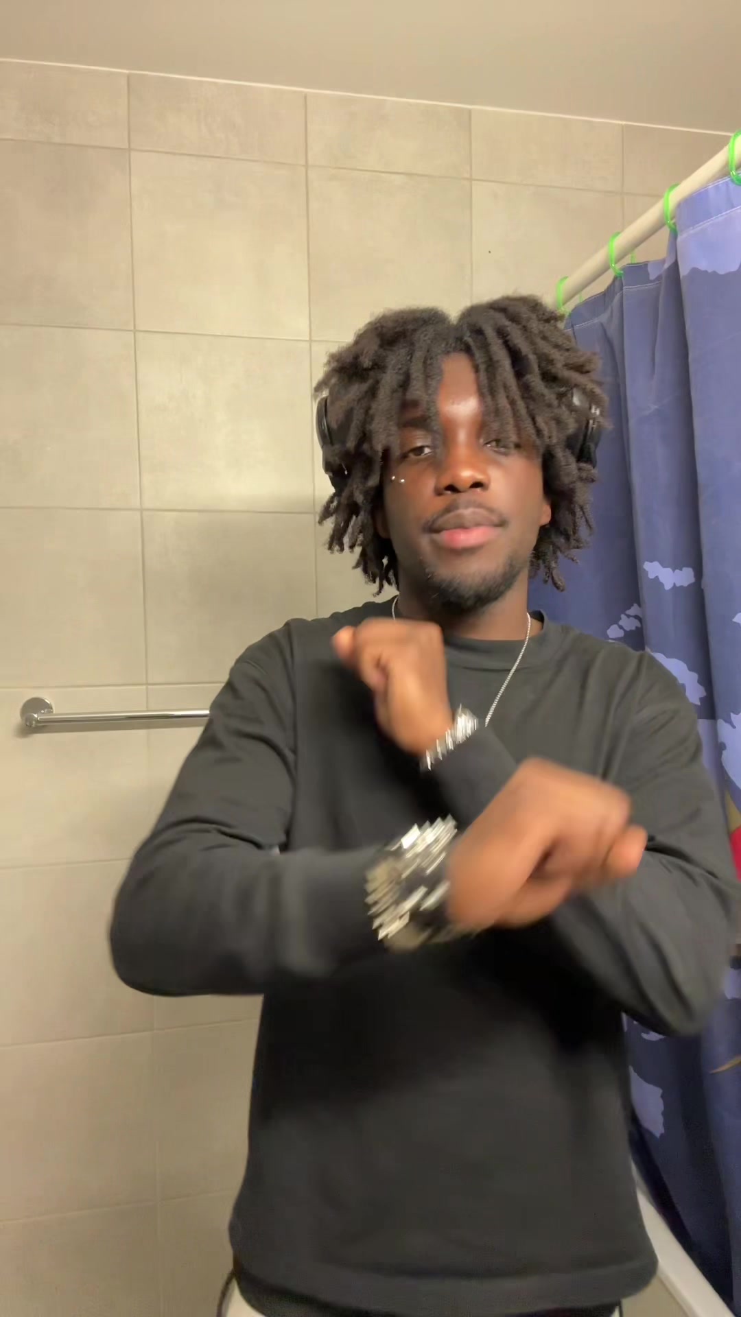 @YvngR4