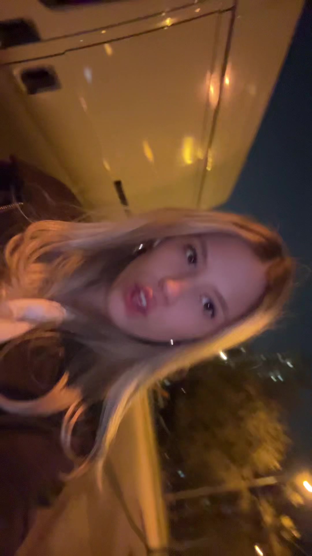 @лизаааа👄