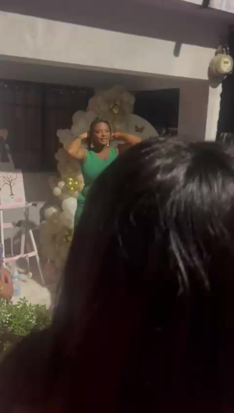 @Elizabeth Valdez 🇩🇴👑