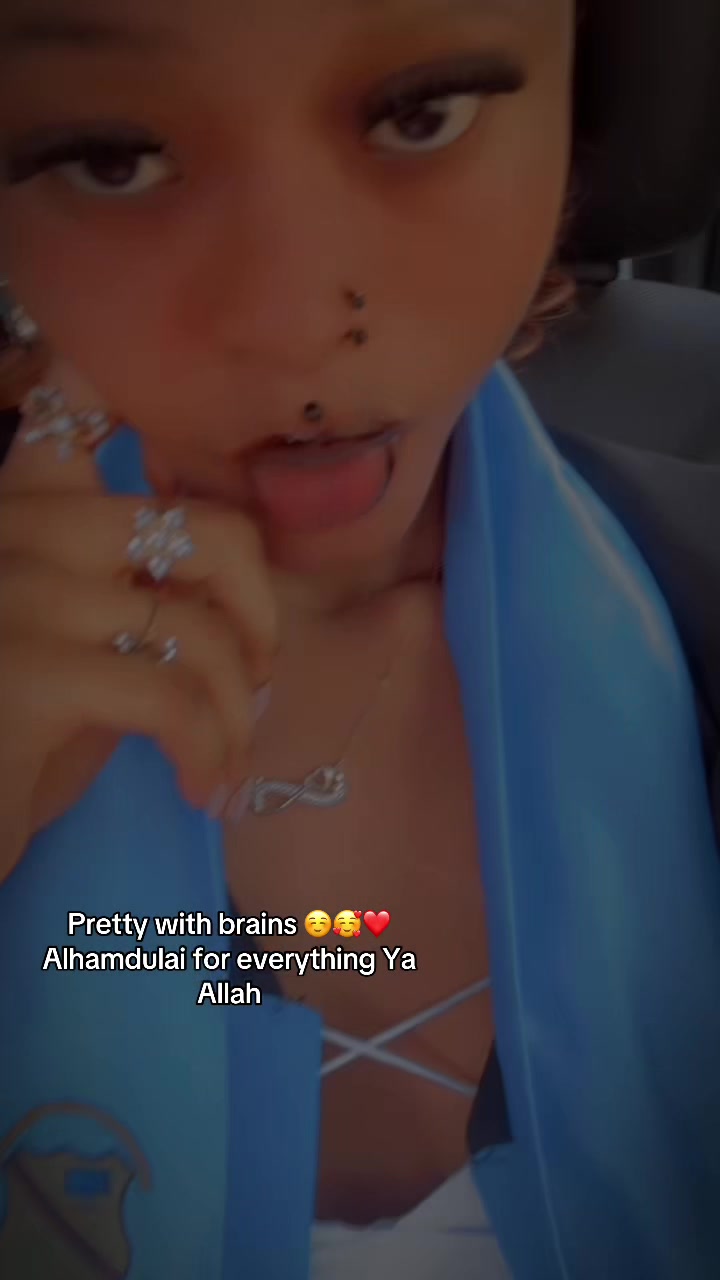 @prettyylaurakoroma
