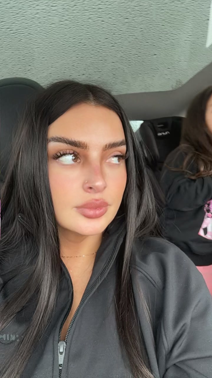 @Elle