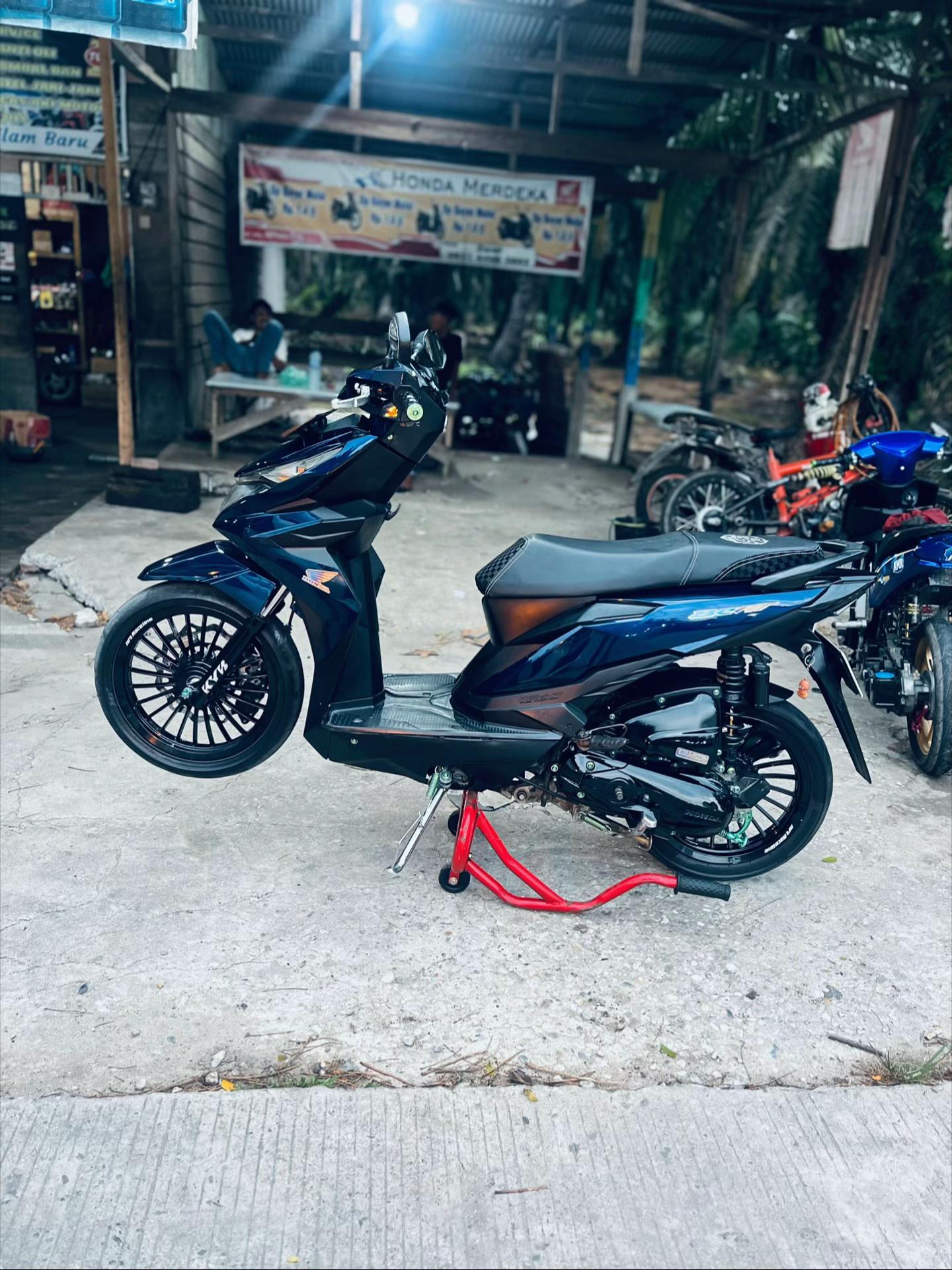 @D A N ⚡️ E
