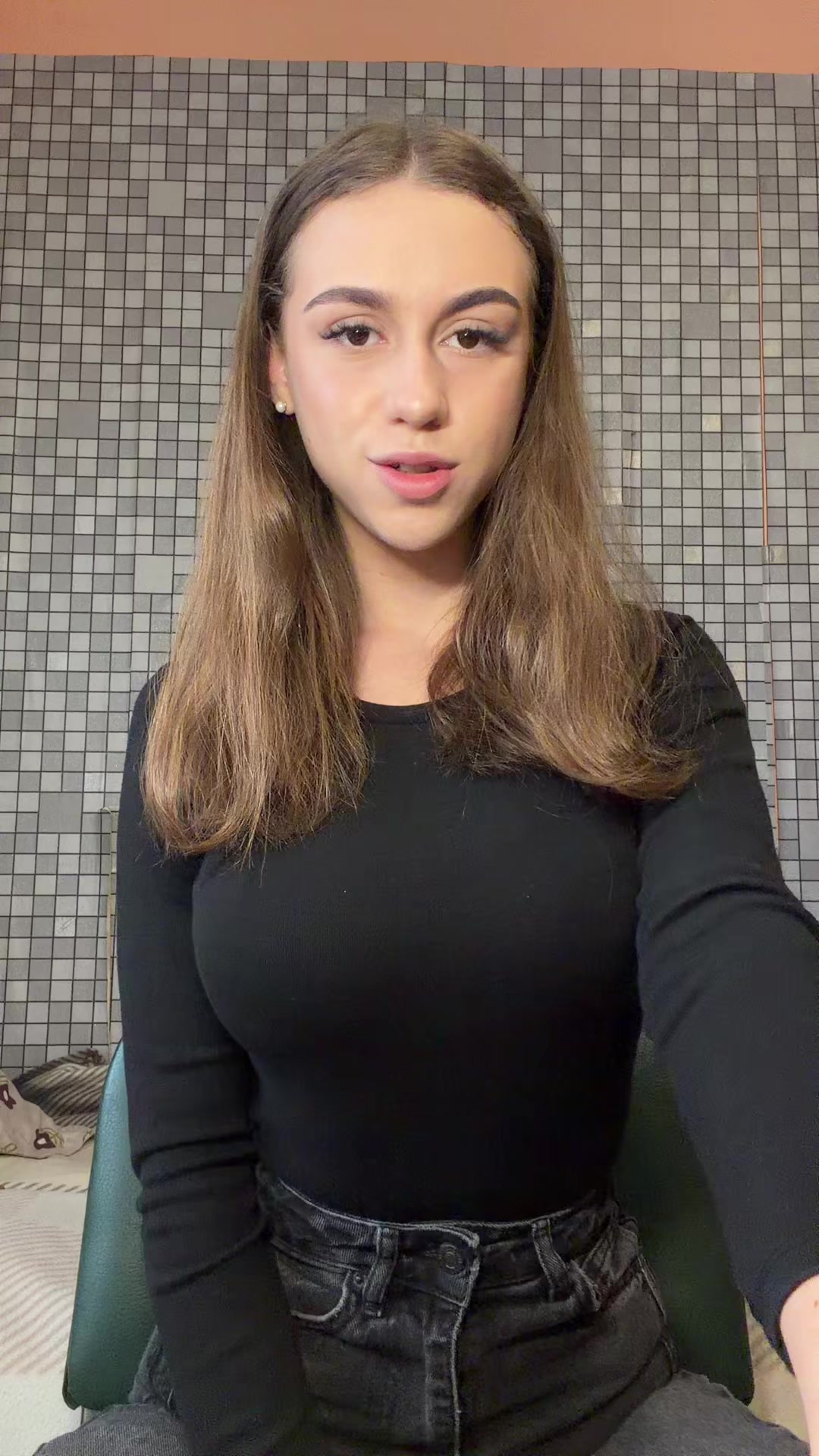 @𝒜𝓃𝓃𝒶