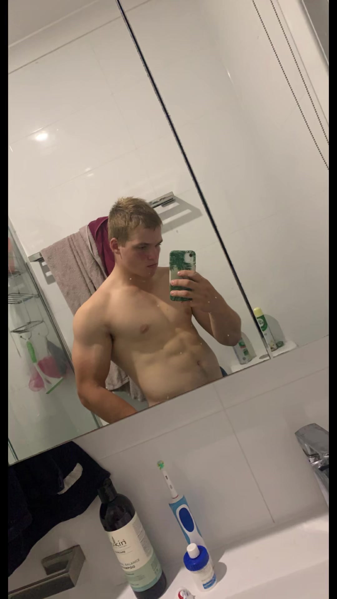 @_tomstenhouse_