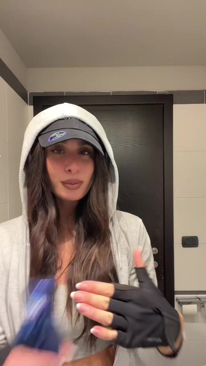 @iosonotina