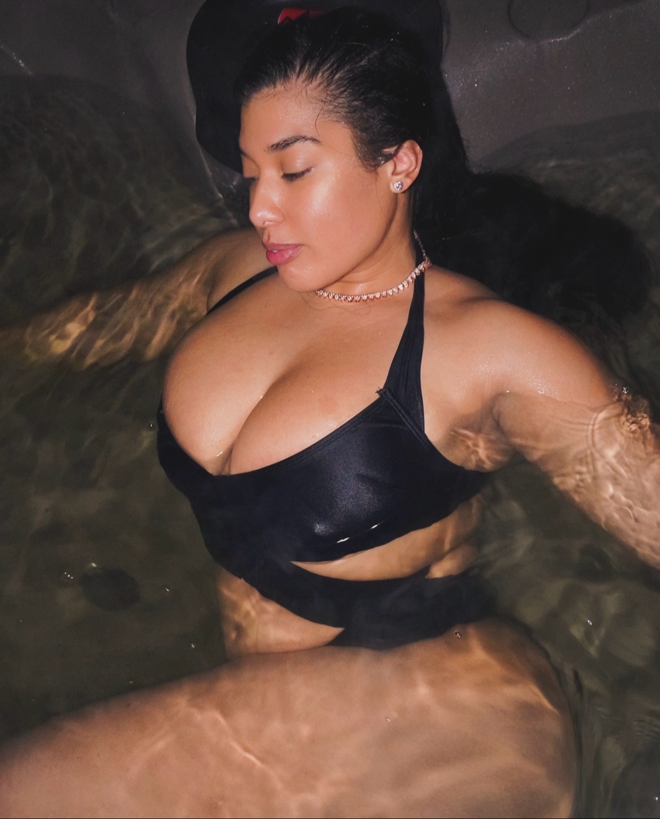 @adrianacreatress