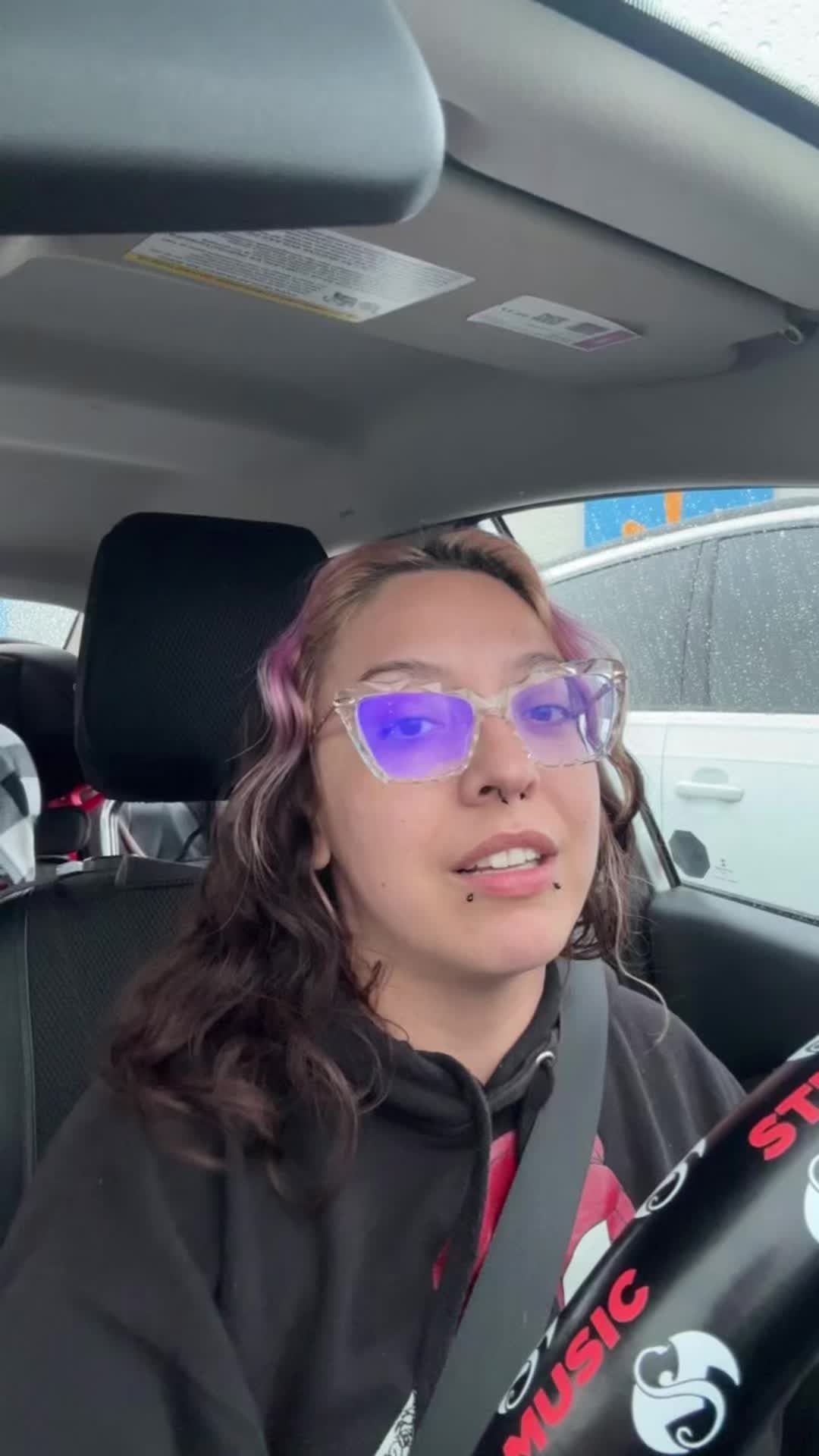 @𝕸𝖎𝖈𝖐𝖊𝖞 𝕾𝖙𝖗𝖆𝖓𝖌𝖊🦇