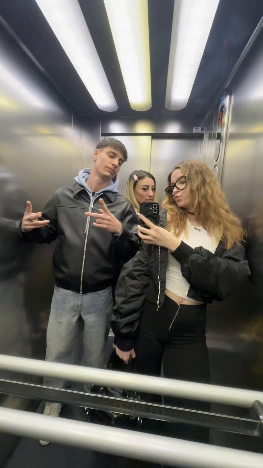 @Laaa_gio