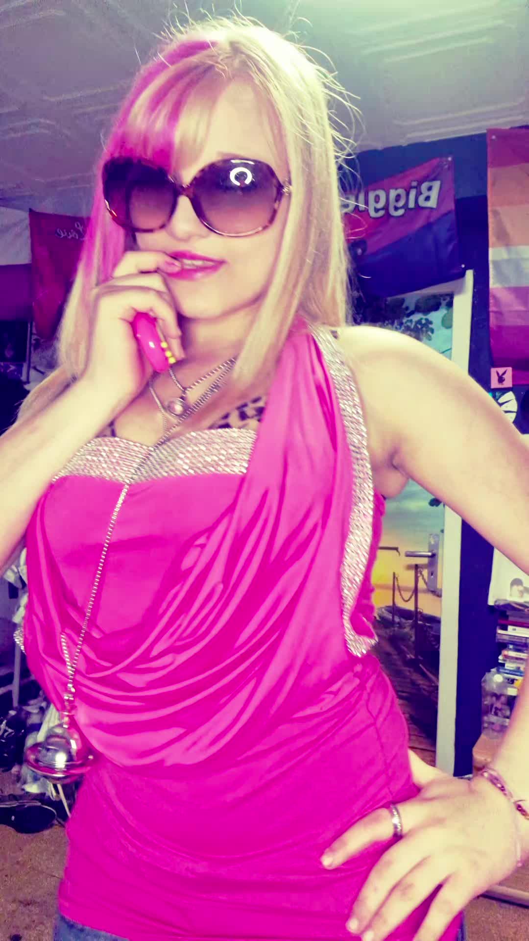 @Lari💋👩&zwj;❤️&zwj;💋&zwj;👩