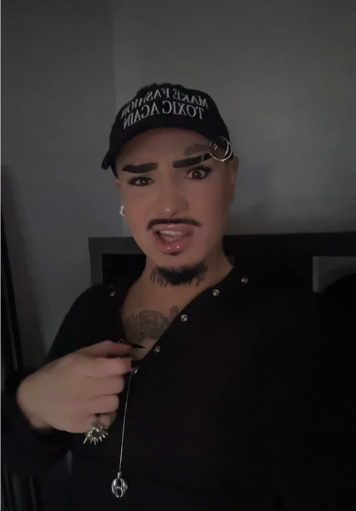 @𝐢𝐜𝐲 𝐠𝐨𝐫𝐠𝐨𝐧🐍