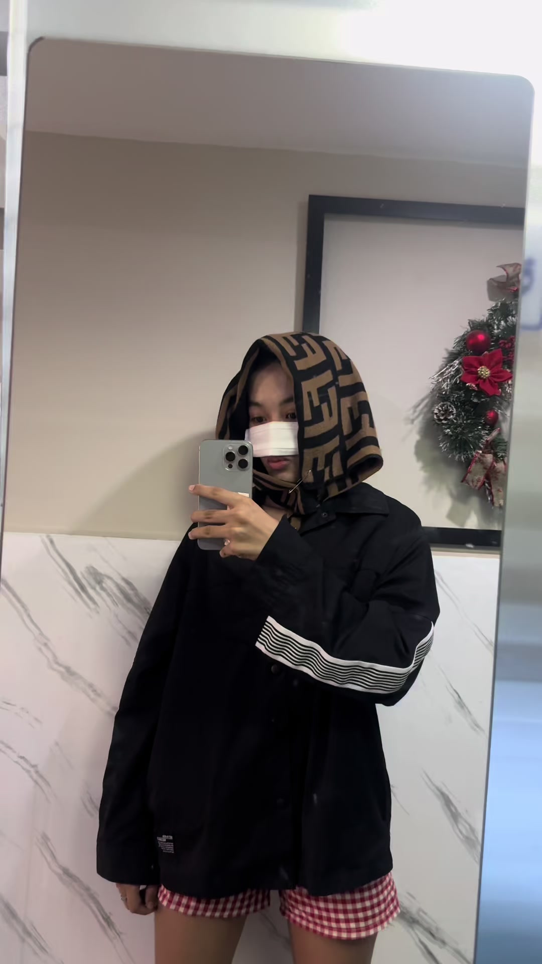 @Betsy Bombastic - ប៊េតសុី