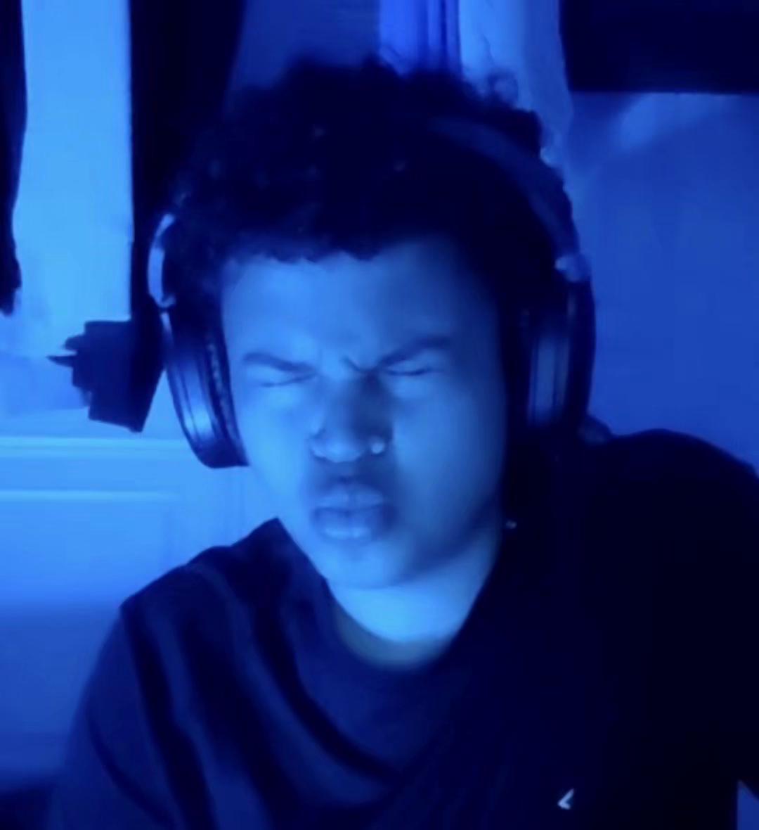 @itskezza2009