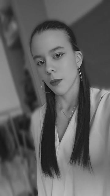 @Prisca 🖤🥀