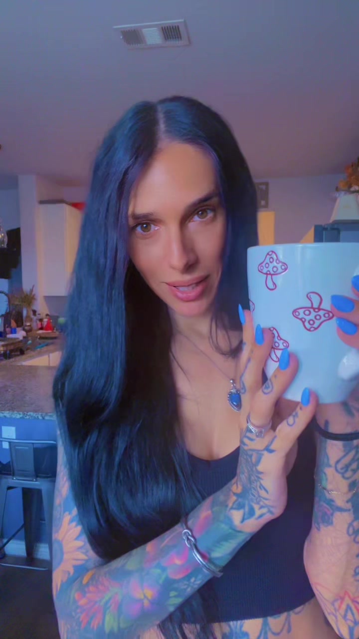 @Holly_Love