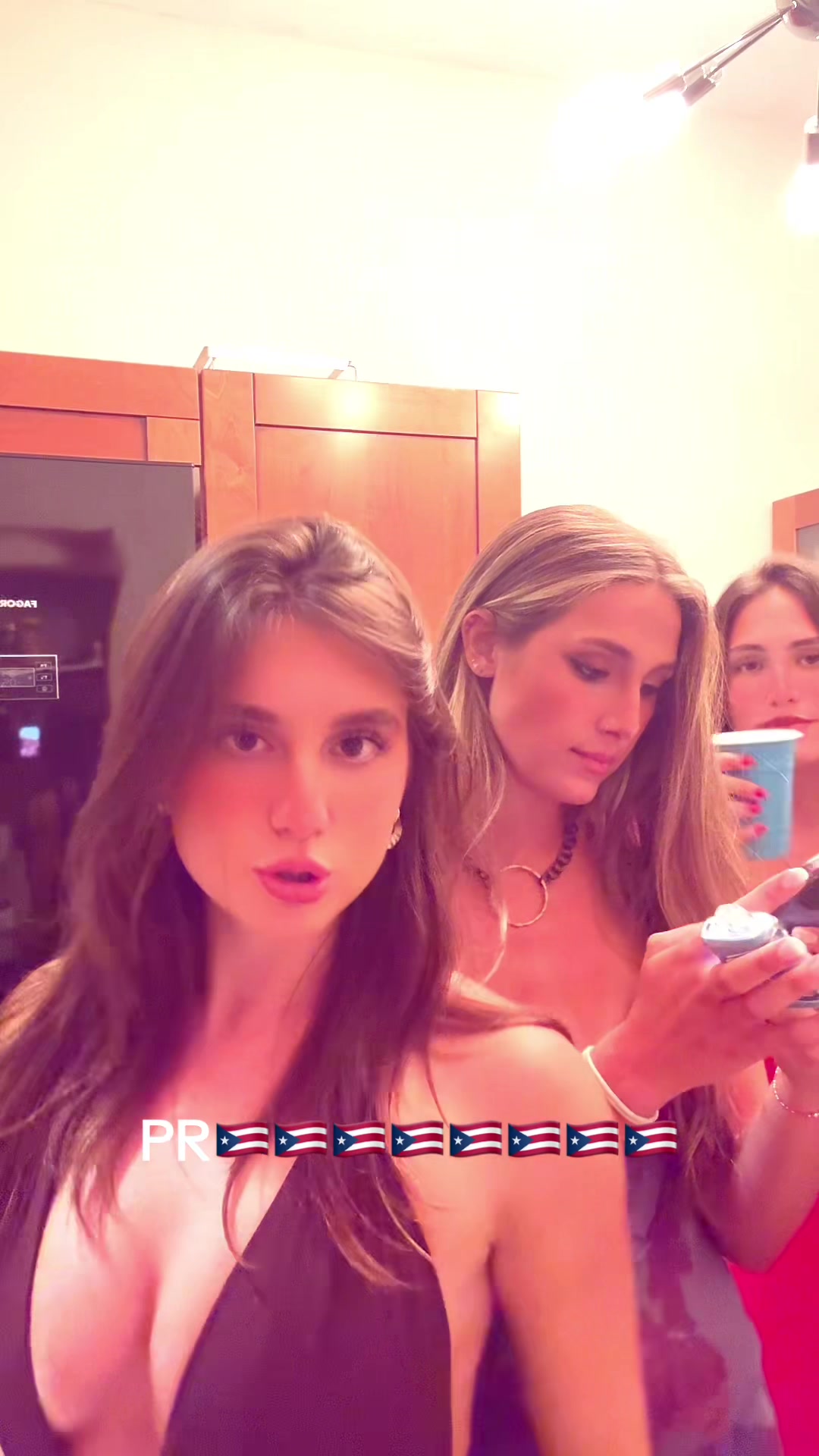 @Bella