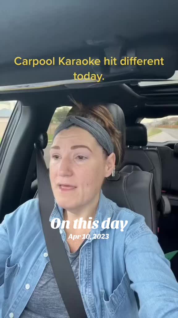 @HolliBari