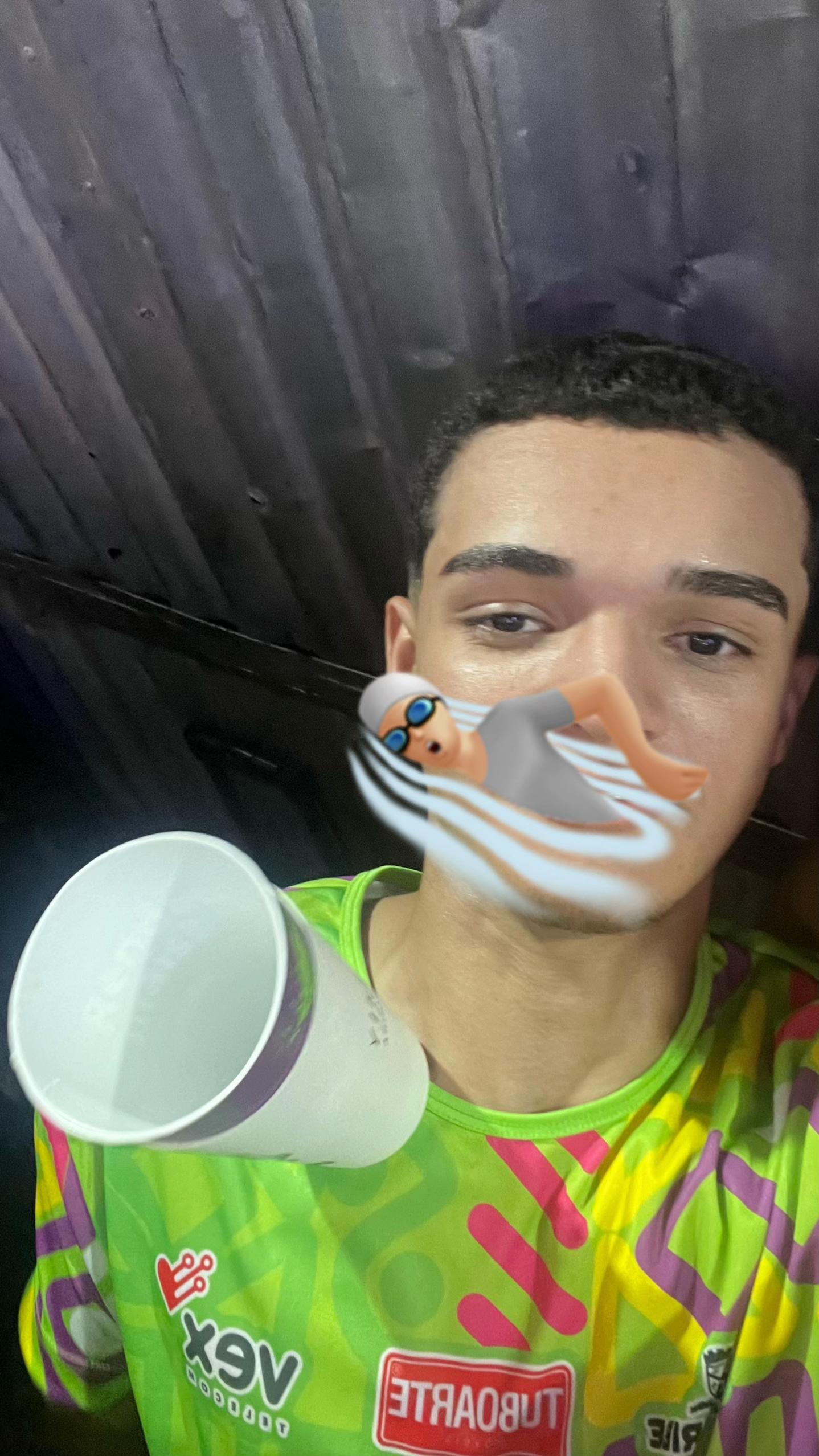 @&copy;️