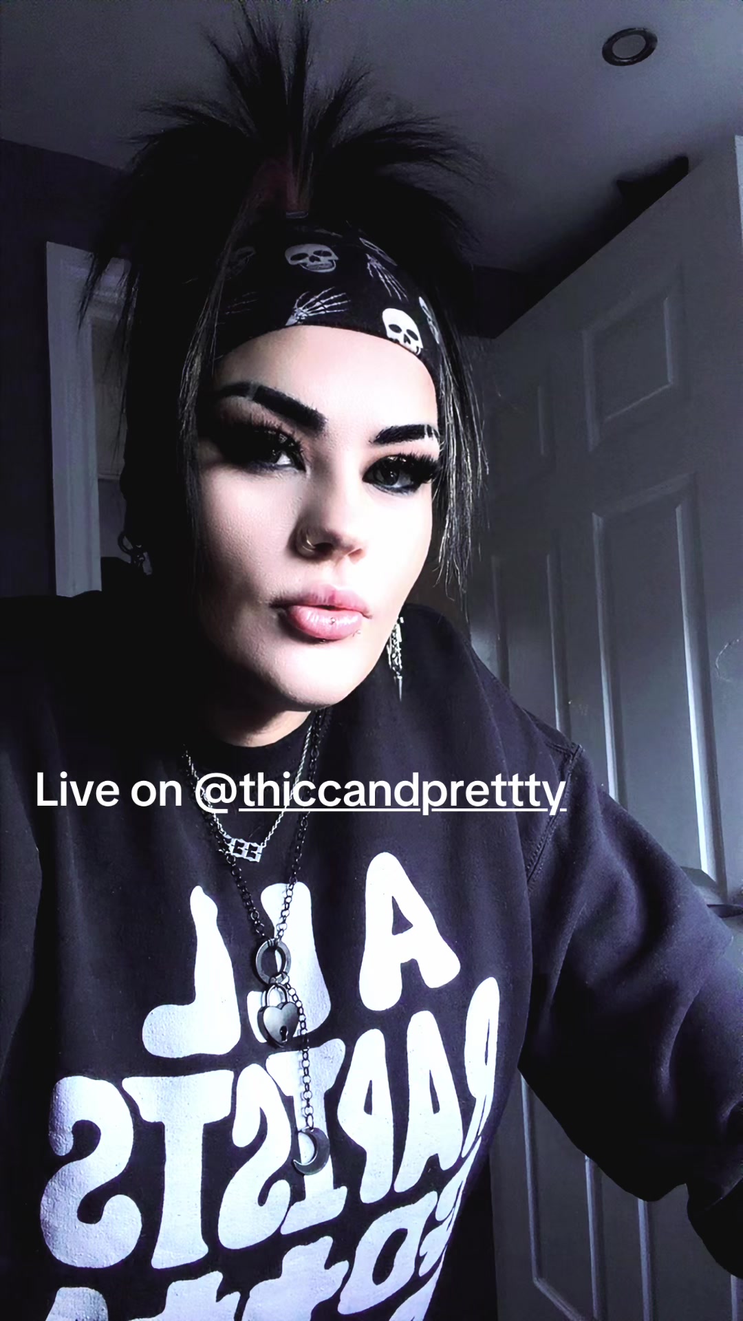 @ThiccThighs&PrettyEyes
