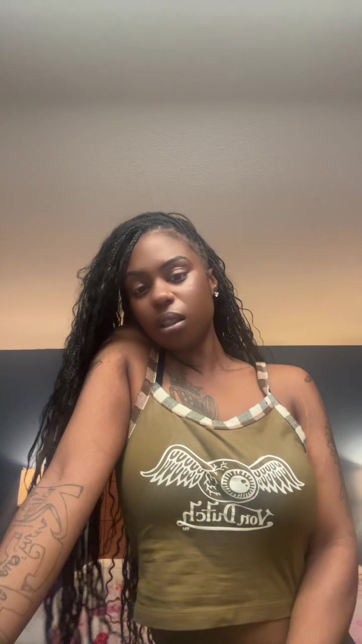 @HoodQueen24