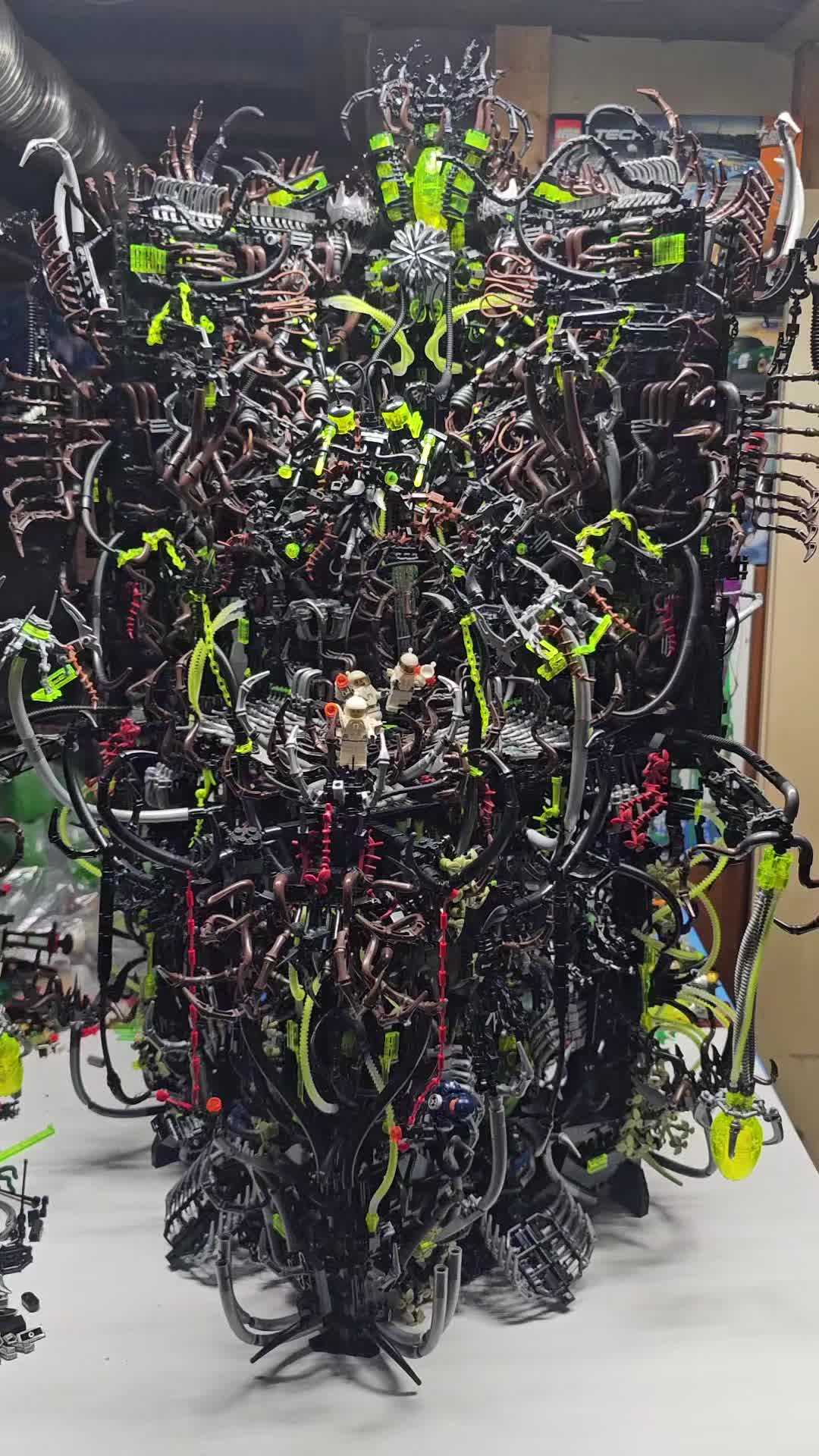 @squ1ddos